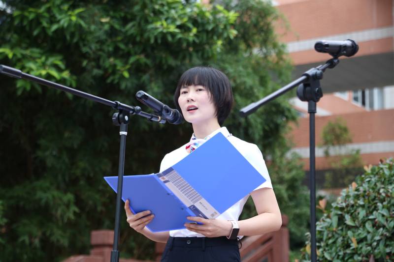 1656421093982054625.jpg 教师代表发言(1).jpg