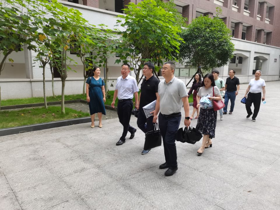 参观校园3.jpg