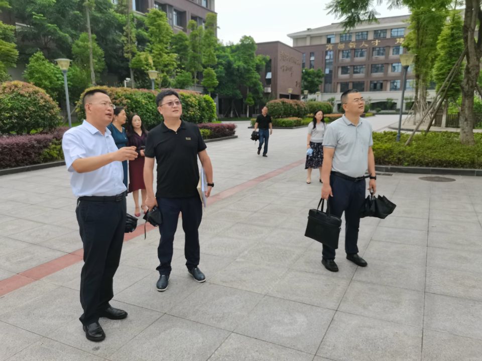 参观校园4.jpg