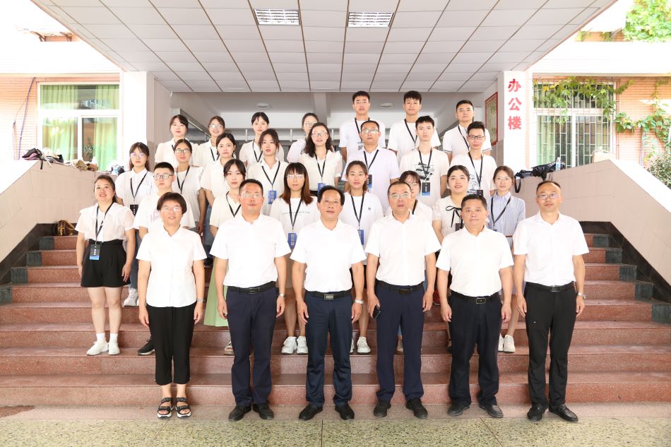 图9-合影.jpg
