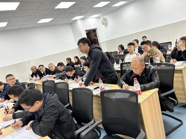 1678932975842073212.jpg 听课3.jpg