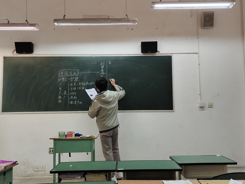 1679882606625018796.jpg 5刘海洋.jpg