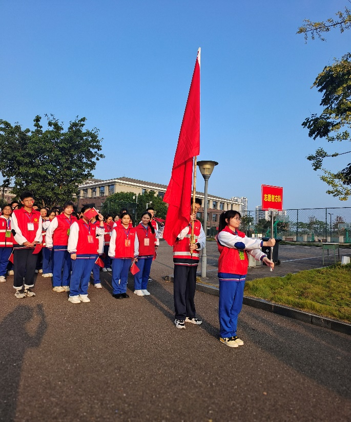 1710297291425033146.png 3学生干部充当校运动会志愿者.png