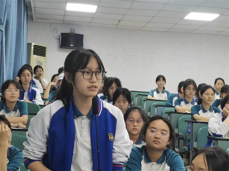 学生互动 (1).jpg
